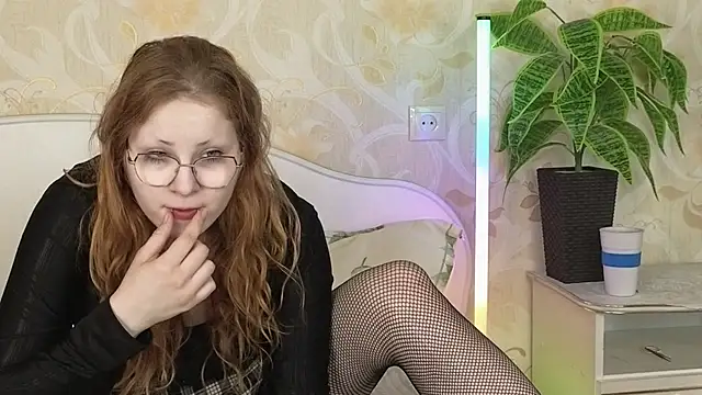 Snapshot of Sophie_Starr chatting on 07.14.26 Sophie Starr online show from 07.14.26