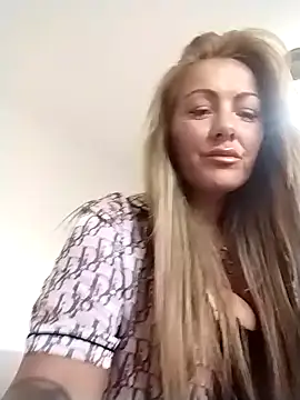 Snapshot of Exotic_ParisX chatting on 05.09.26 Exotic ParisX online show from 05.09.26