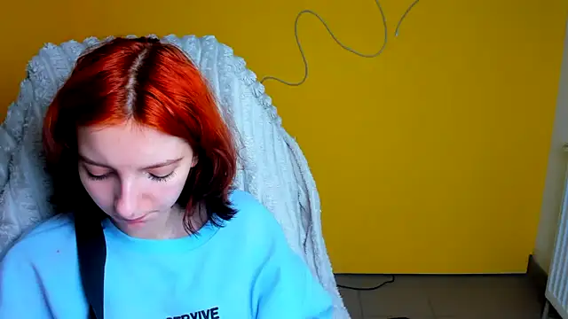 Snapshot of Butterfly_Milly chatting on 05.12.26 Butterfly Milly online show from 05.12.26