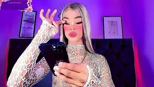 Kornylovee online show from 07.04.26