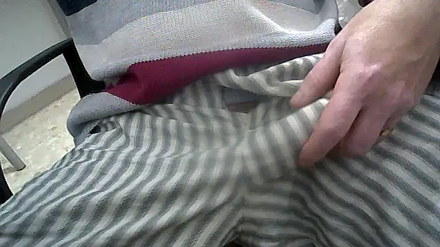 Snapshot of xfri77 chatting on 04.28.26 xfri77 online show from 04.28.26