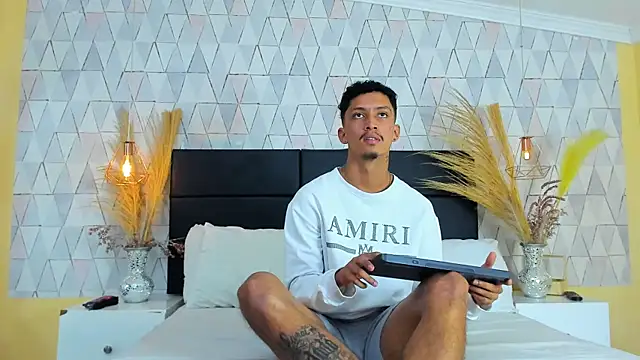 Snapshot of NoahOsorio chatting on 03.27.26 NoahOsorio online show from 03.27.26