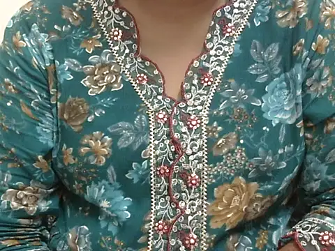 Snapshot of Sana_Khaan chatting on 03.26.26 Sana Khaan online show from 03.26.26