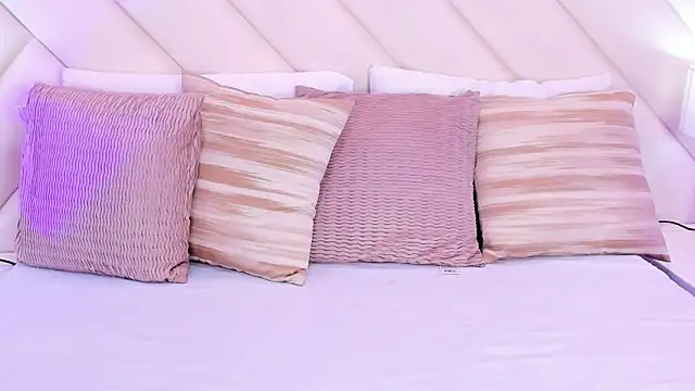 MoollyLove online show from 03.28.26