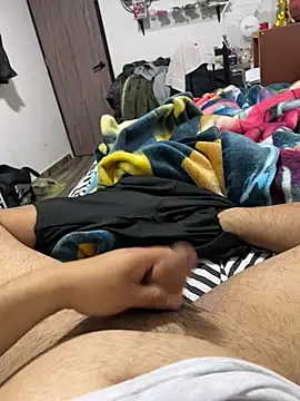 Snapshot of Theohernan chatting on 04.04.26 Theohernan online show from 04.04.26