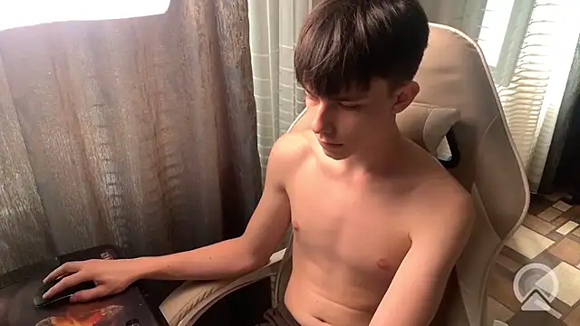 Snapshot of mason_silver chatting on 07.18.26 mason silver online show from 07.18.26