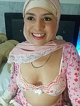 Snapshot of alia_asad chatting on 07.04.26 alia asad online show from 07.04.26