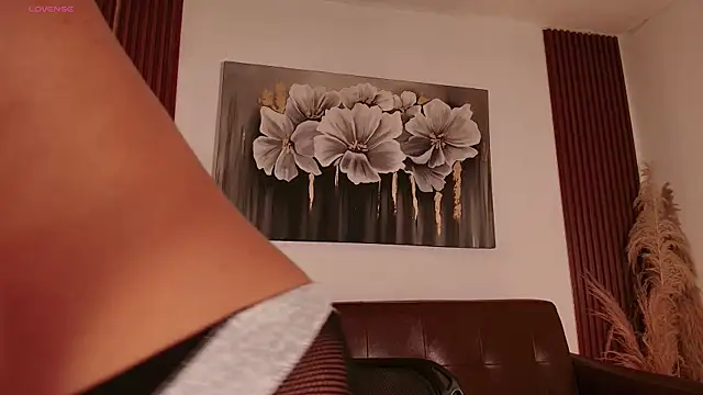 Hilaryebony  online show from 07.09.26