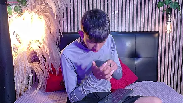 Tommy Fox online show from 04.08.26