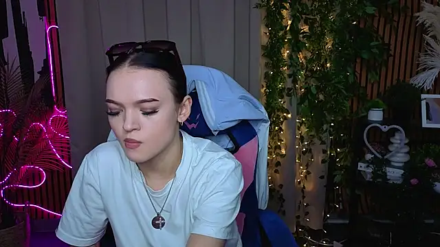 DoraMorgan online show from 04.05.26