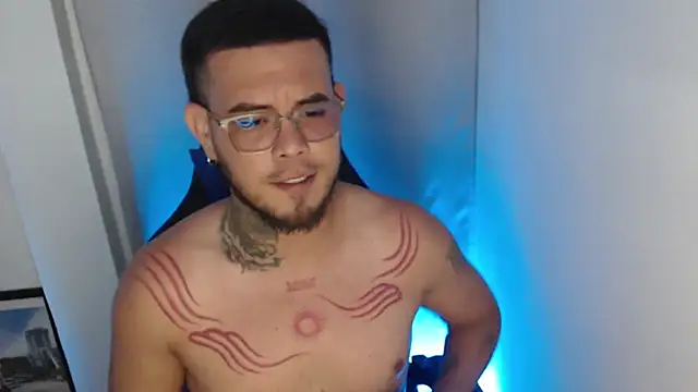 Snapshot of maik_gonsalez chatting on 03.28.26 maik gonsalez online show from 03.28.26