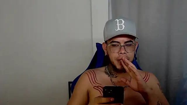 Snapshot of maik_gonsalez chatting on 03.29.26 maik gonsalez online show from 03.29.26