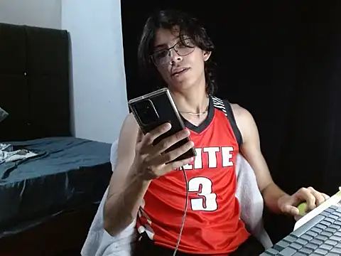 Snapshot of VazacGaming chatting on 04.21.26 VazacGaming online show from 04.21.26