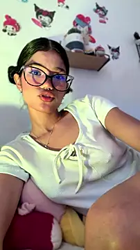 Snapshot of Emycarver09_ chatting on 07.19.26 Emycarver09 online show from 07.19.26