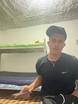 Snapshot of ianruiz02 chatting on 03.30.26 ianruiz02 online show from 03.30.26