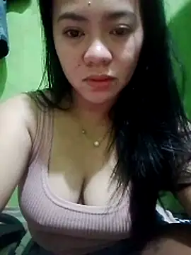 Snapshot of sweety_honey27 chatting on 04.15.26 sweety honey27 online show from 04.15.26