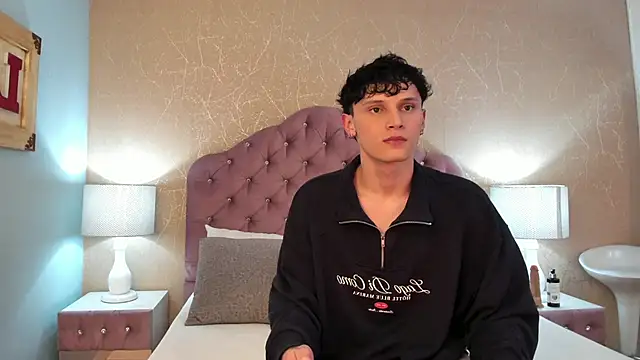 Snapshot of LephyStar chatting on 04.11.26 LephyStar online show from 04.11.26