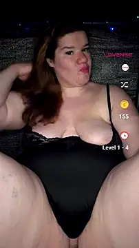 Snapshot of curvystachel42 chatting on 06.28.26 curvystachel42 online show from 06.28.26