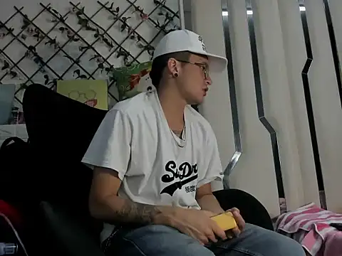 BarbieAndMax online show from 03.29.26