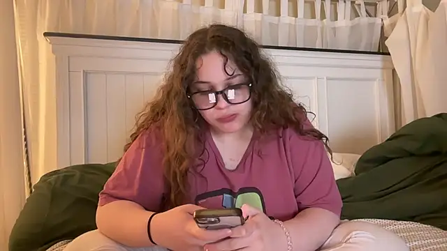 Seraphinawild online show from 04.24.26