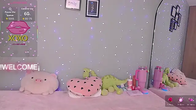 Snapshot of MissDulceRose chatting on 04.22.26 MissDulceRose online show from 04.22.26