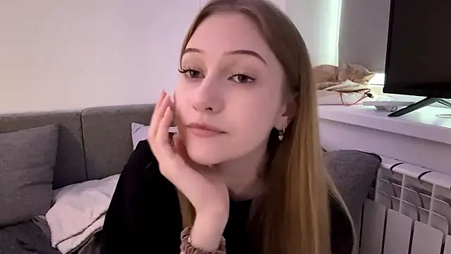 Snapshot of KatrineDrea chatting on 04.18.26 KatrineDrea online show from 04.18.26