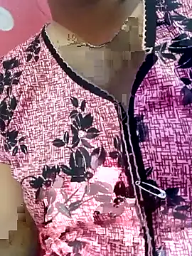 Snapshot of itz-liliroy chatting on 04.05.26 itz-liliroy online show from 04.05.26