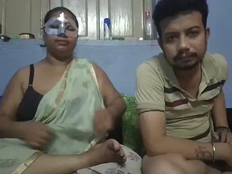 Naina1994 online show from 04.18.26