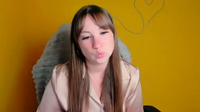 Snapshot of Tiffani_Angel chatting on 06.19.26 Tiffani Angel online show from 06.19.26