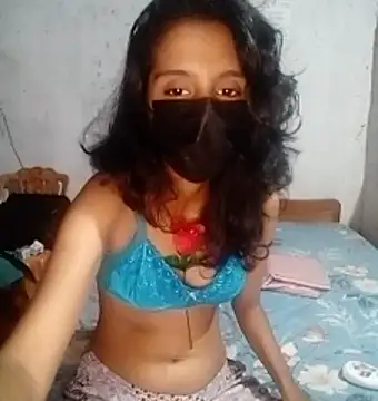 Snapshot of manu_babe chatting on 04.05.26 manu babe online show from 04.05.26