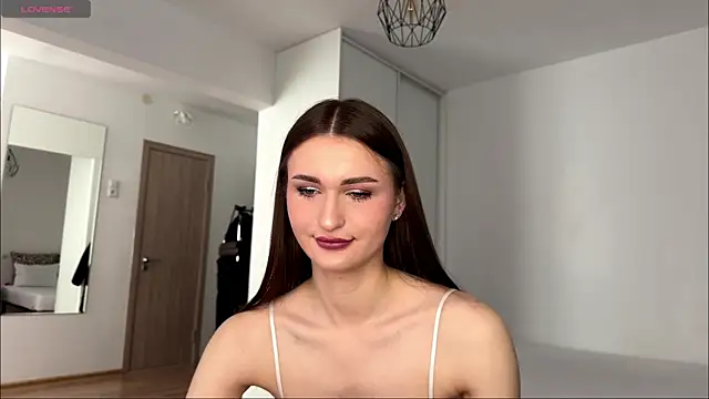 HallieHollo online show from 05.28.26