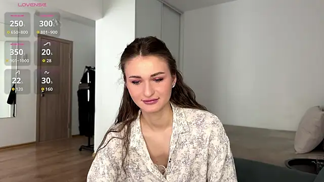 HallieHollo online show from 05.29.26