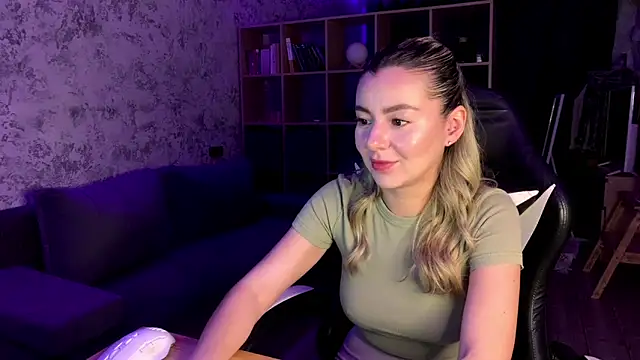 Snapshot of SandyKiss_ chatting on 05.28.26 SandyKiss online show from 05.28.26