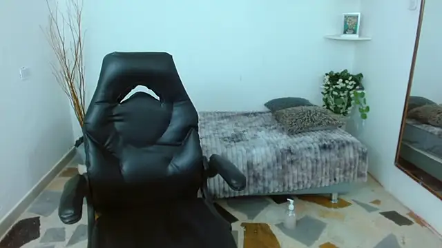 Snapshot of Valeriamora_ chatting on 04.01.26 Valeriamora online show from 04.01.26