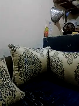 YAsinmilano online show from 04.02.26