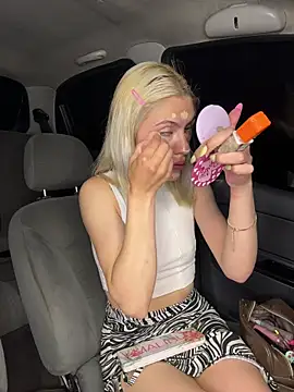 Lia fire online show from 04.03.26