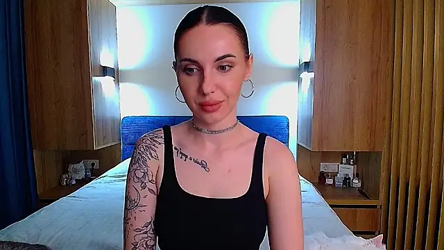 Sour Berry  online show from 06.04.26