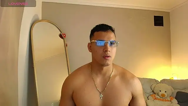 Maxi and Ares online show from 04.05.26