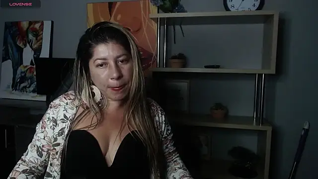 Snapshot of Milan_Moon chatting on 04.07.26 Milan Moon online show from 04.07.26