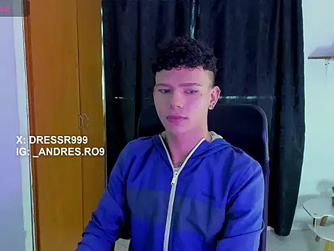 Snapshot of sebascuterouss chatting on 04.19.26 sebascuterouss online show from 04.19.26