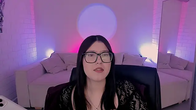 Snapshot of JennyGibson chatting on 04.09.26 JennyGibson online show from 04.09.26