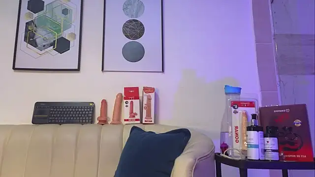 BellaWilliams  online show from 07.17.26