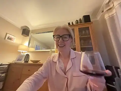 Laylaskyexx online show from 06.03.26
