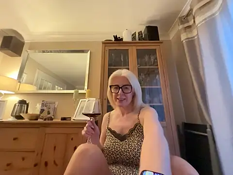 Laylaskyexx online show from 06.24.26
