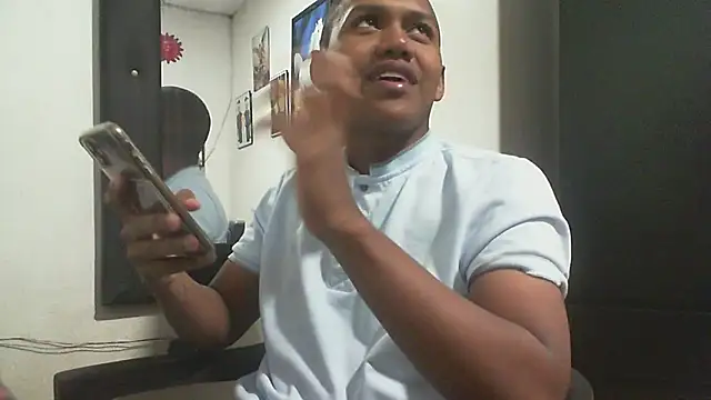 Snapshot of ChocolaticoBoy chatting on 04.04.26 ChocolaticoBoy online show from 04.04.26