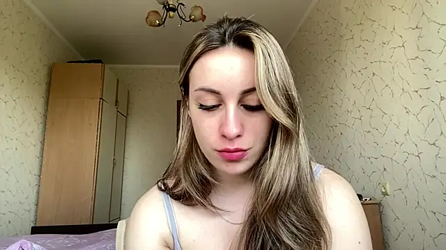 Snapshot of SpringSummers chatting on 05.27.26 SpringSummers online show from 05.27.26