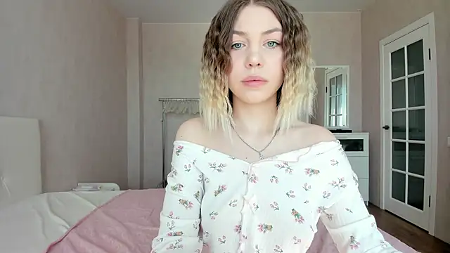 uma like online show from 04.07.26