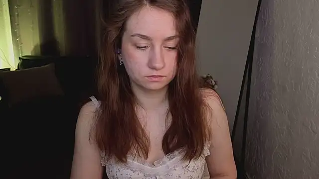 Snapshot of KattrinCutie chatting on 04.08.26 KattrinCutie online show from 04.08.26