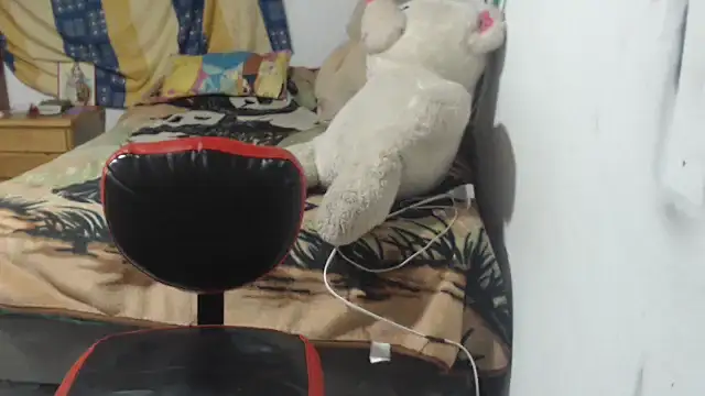 Snapshot of amber_squirtsx chatting on 07.23.26 amber squirtsx online show from 07.23.26