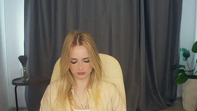 Snapshot of StephenHurban chatting on 04.03.26 StephenHurban online show from 04.03.26